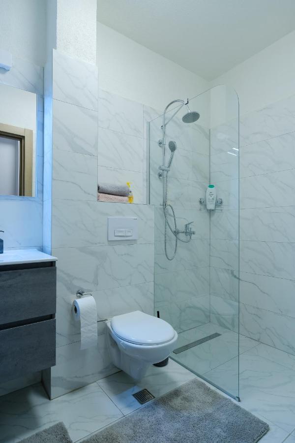 Sara Apartments Високо Екстериор снимка