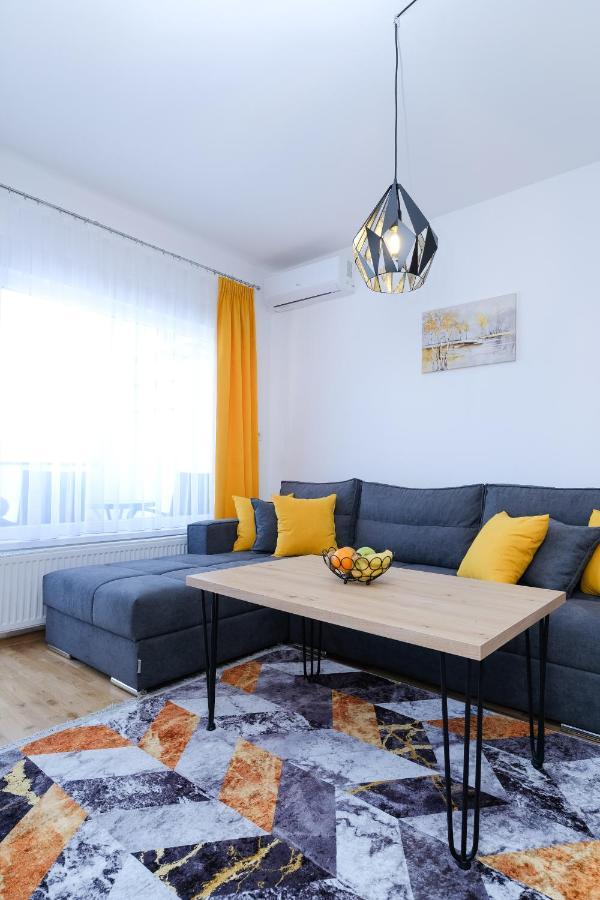 Sara Apartments Високо Екстериор снимка