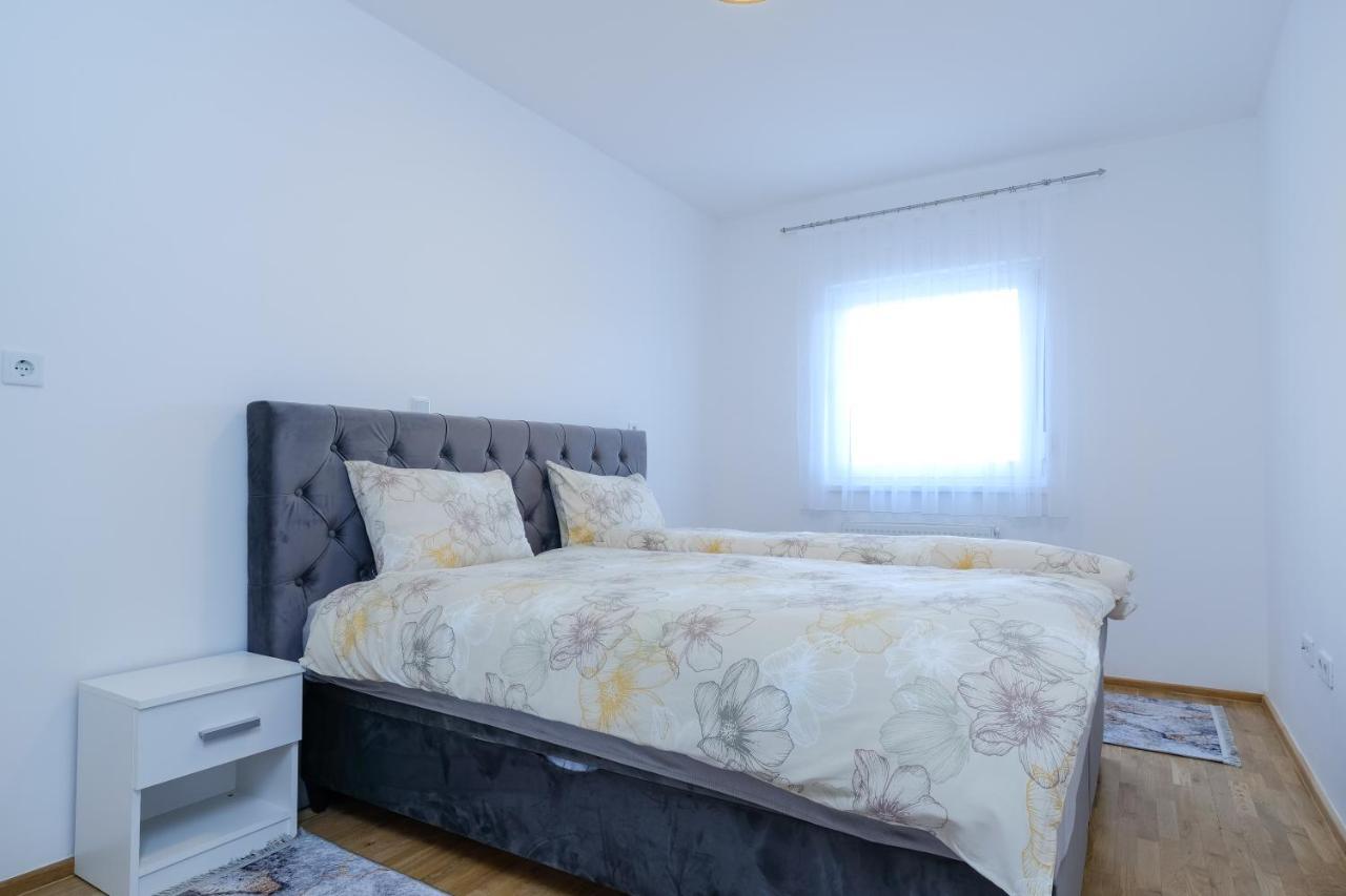 Sara Apartments Високо Екстериор снимка